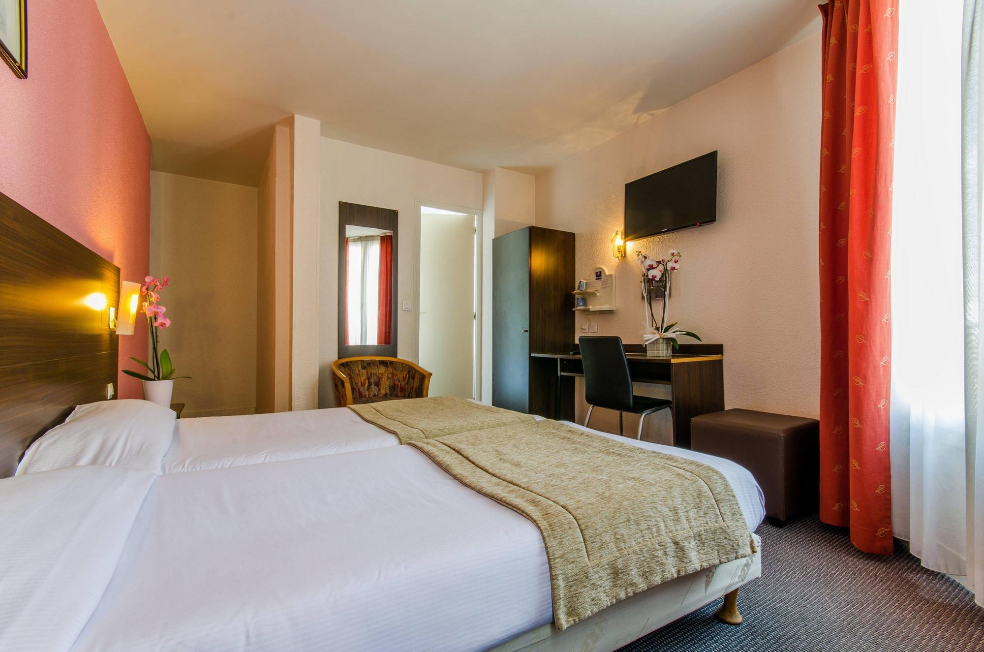 Hotel Arc Paris Porte D'Orleans Montrouge Exterior photo
